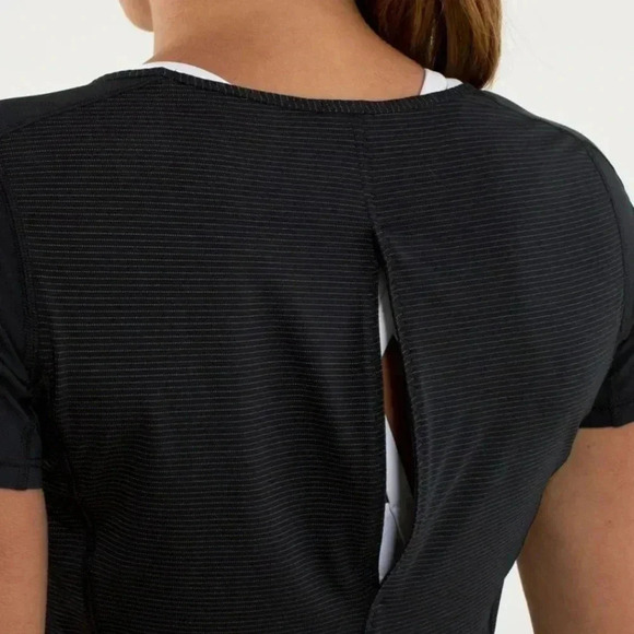 Lululemon Run: Fast Track Short Sleeve Black - Picture 6 of 10